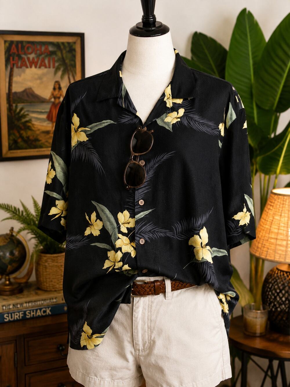Tommy Bahama 100% Silk Hawaiian Shirt Mens L Black Yellow Hibiscus Tropical